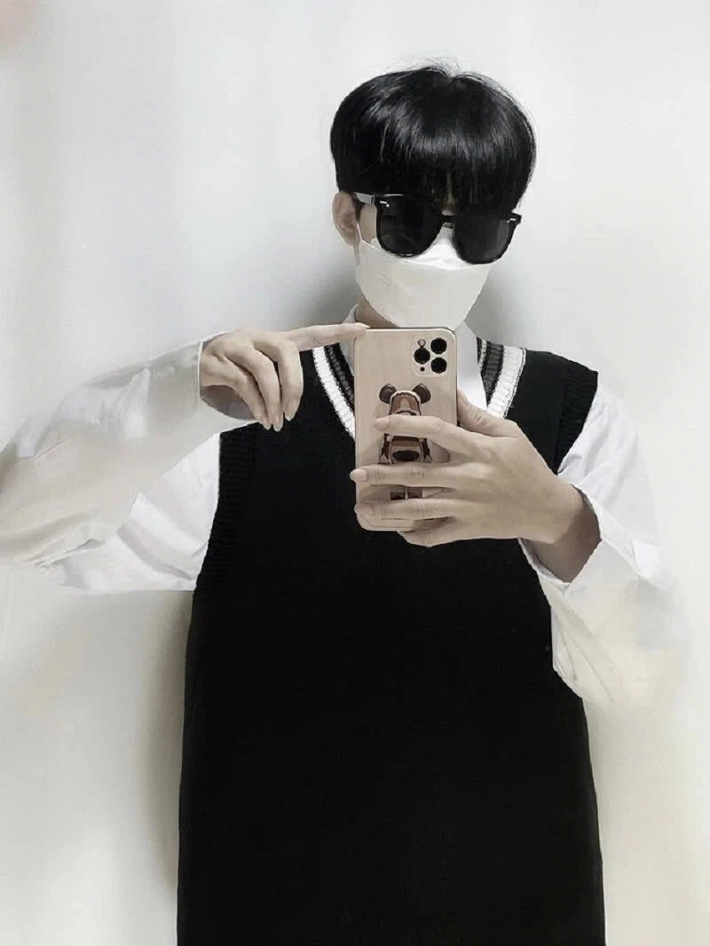 Hình ảnh trai đẹp 14 tuổi Việt Nam che mặt