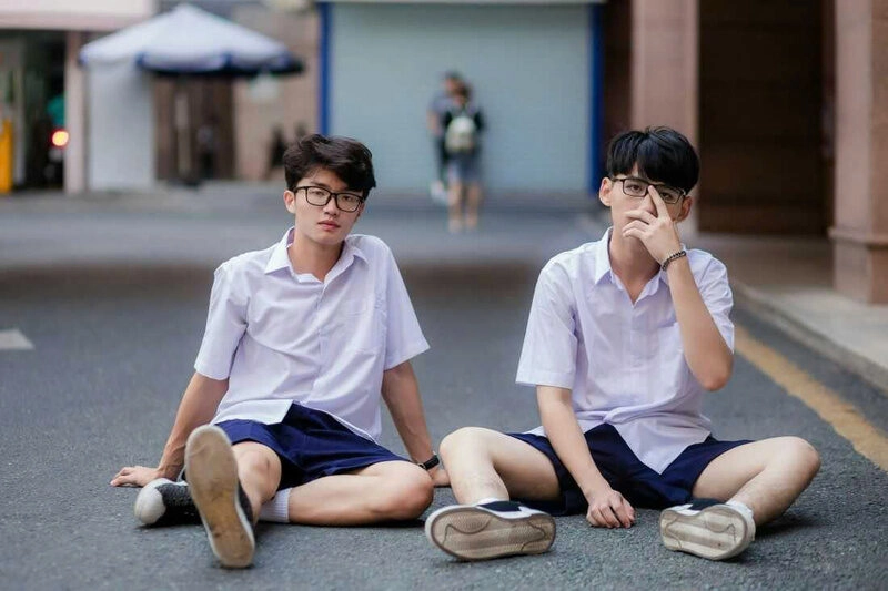 Hình ảnh trai 14 tuổi Việt Nam tạo dáng