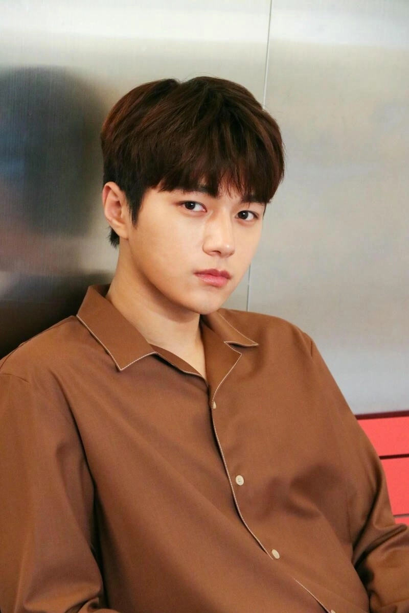 ảnh trai đẹp góc nghiêng