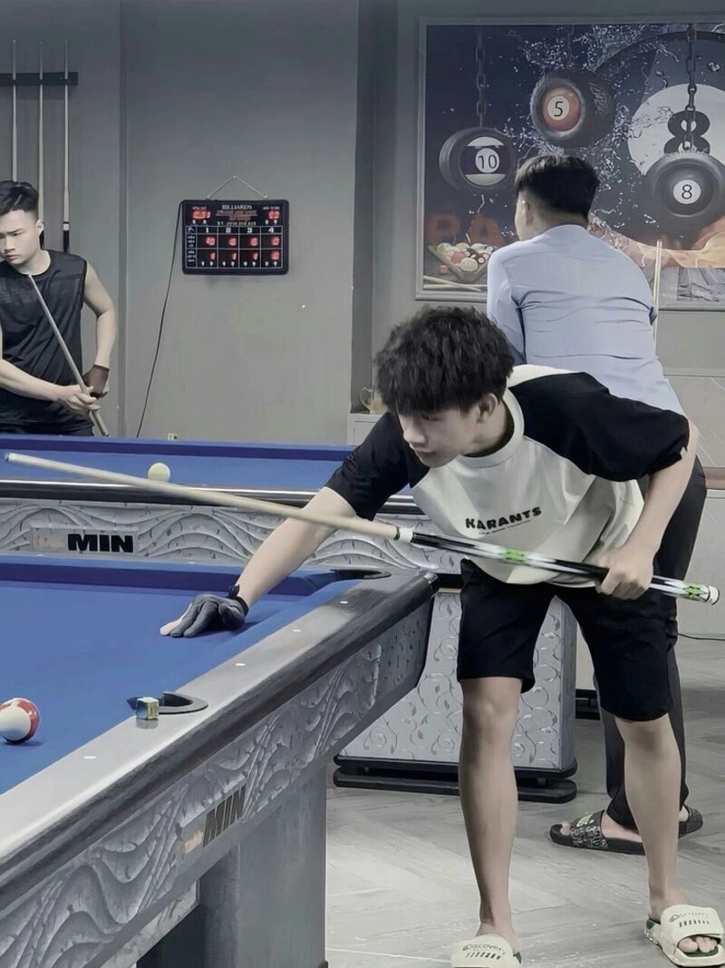 ảnh trai đẹp đánh bida