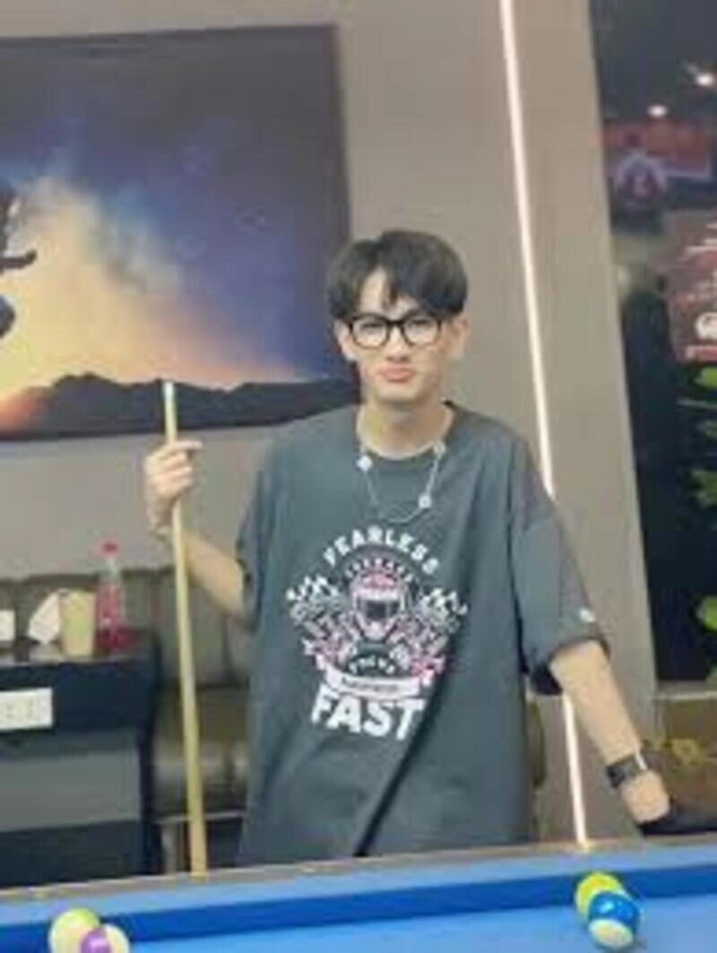 ảnh trai đẹp đánh bida