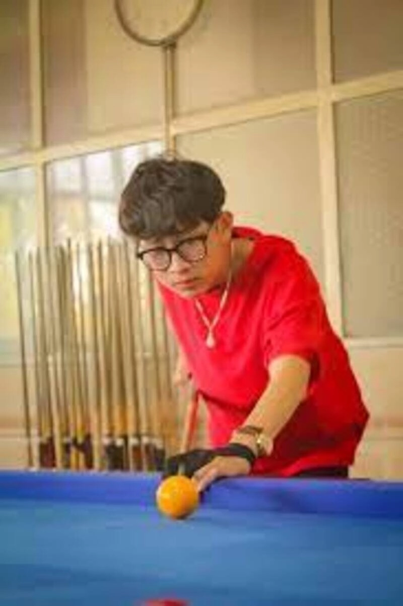 ảnh trai đẹp đánh bida