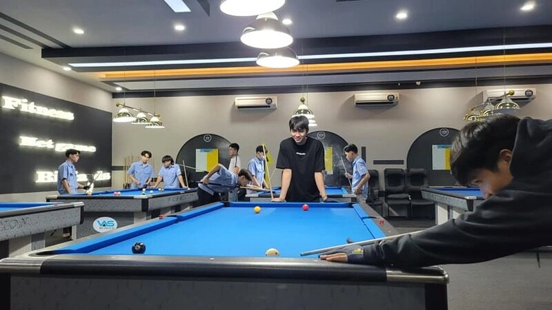 ảnh trai đẹp đánh bida