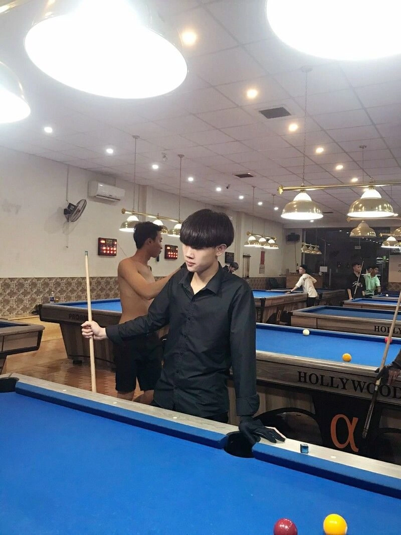 ảnh trai đẹp đánh bida