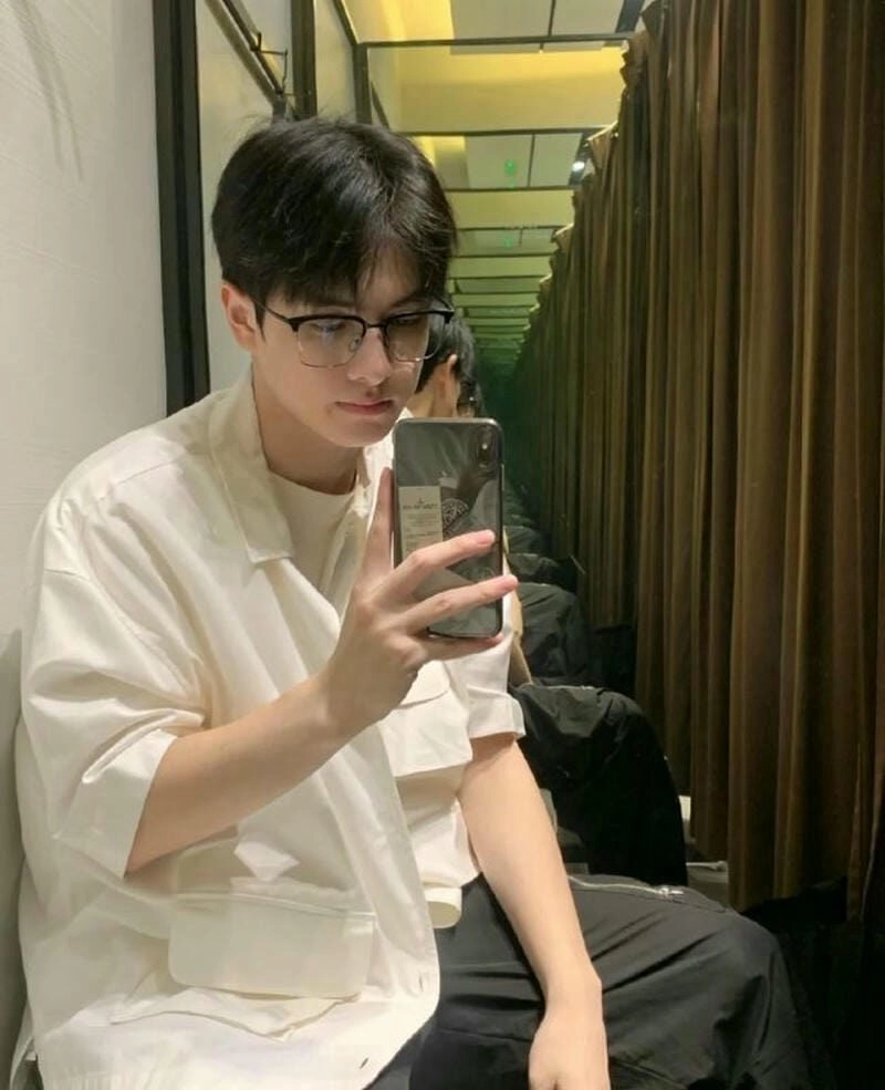 với bộ đồ cổ trang tinh tế
