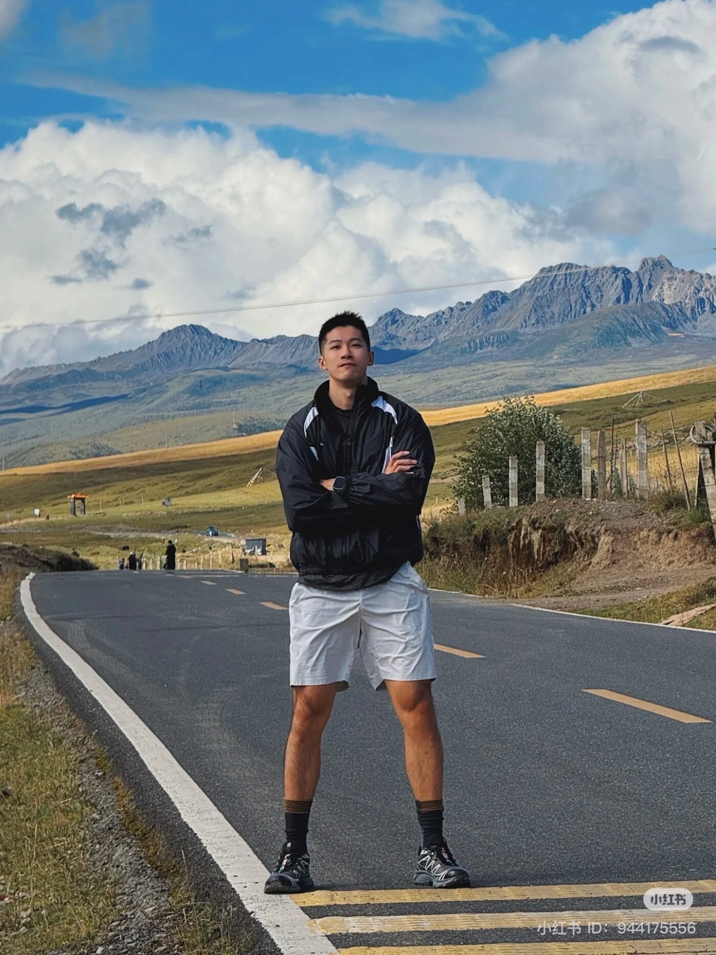 tạo dáng chụp ảnh nam đứng