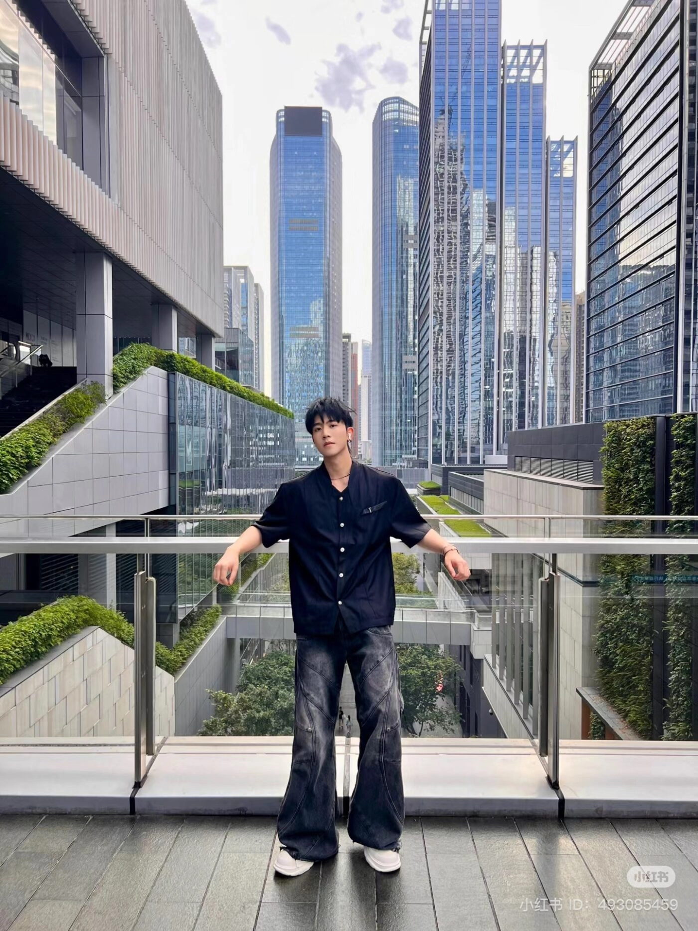 tạo dáng chụp ảnh nam đứng