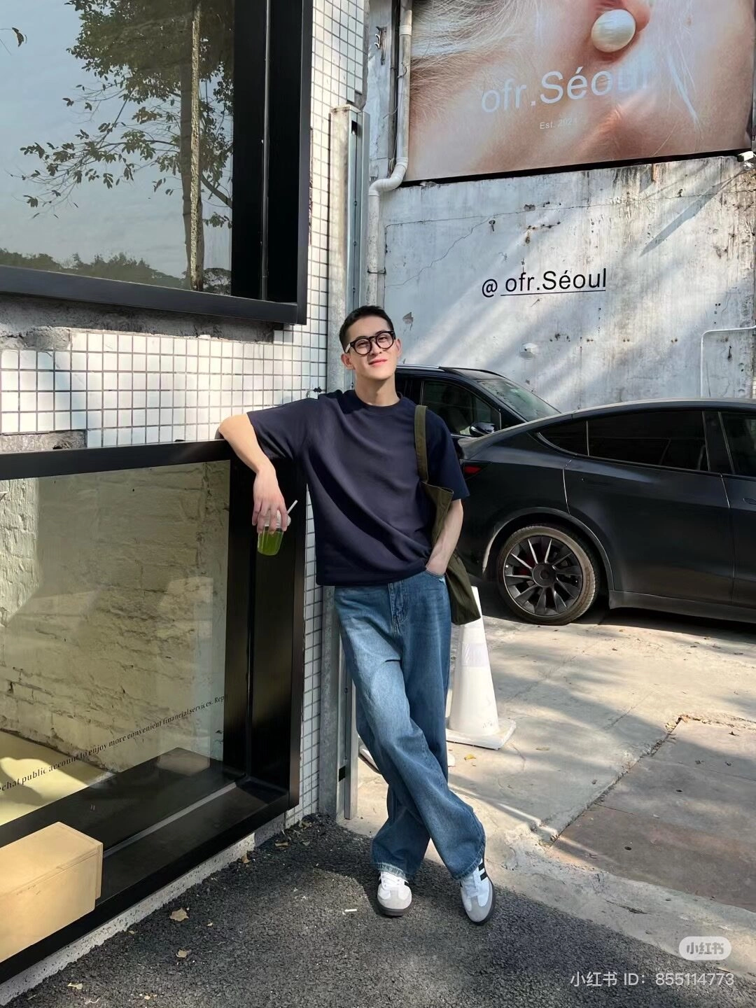 tạo dáng chụp ảnh nam đứng