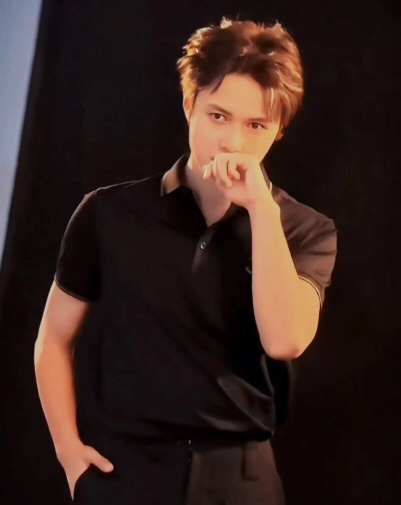 tạo dáng chụp ảnh ngầu cho nam