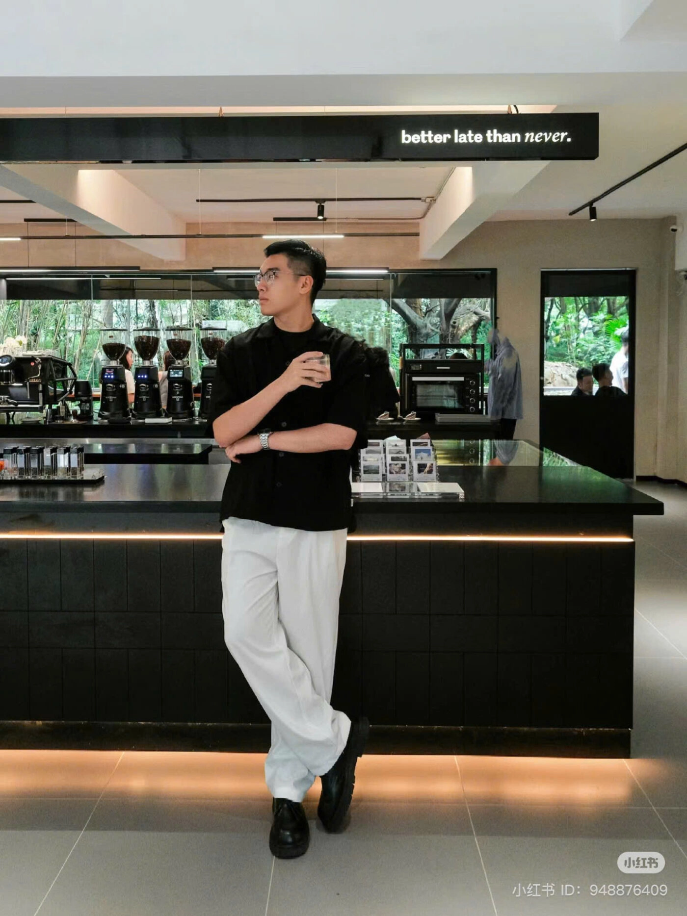 tạo dáng chụp ảnh nam ngầu