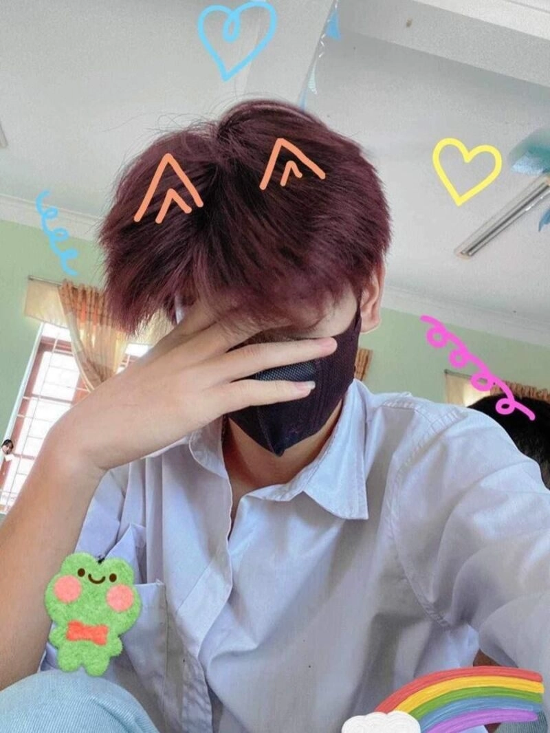 trai đẹp đeo khẩu trang