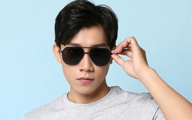 Hình ảnh trai đẹp đeo kính đen siêu ngầu