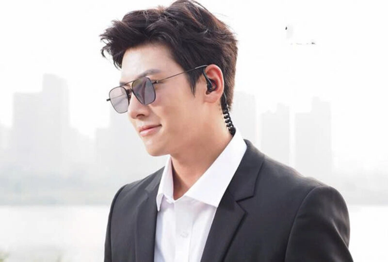 Hình ảnh trai đẹp đeo kính đen siêu ngầu