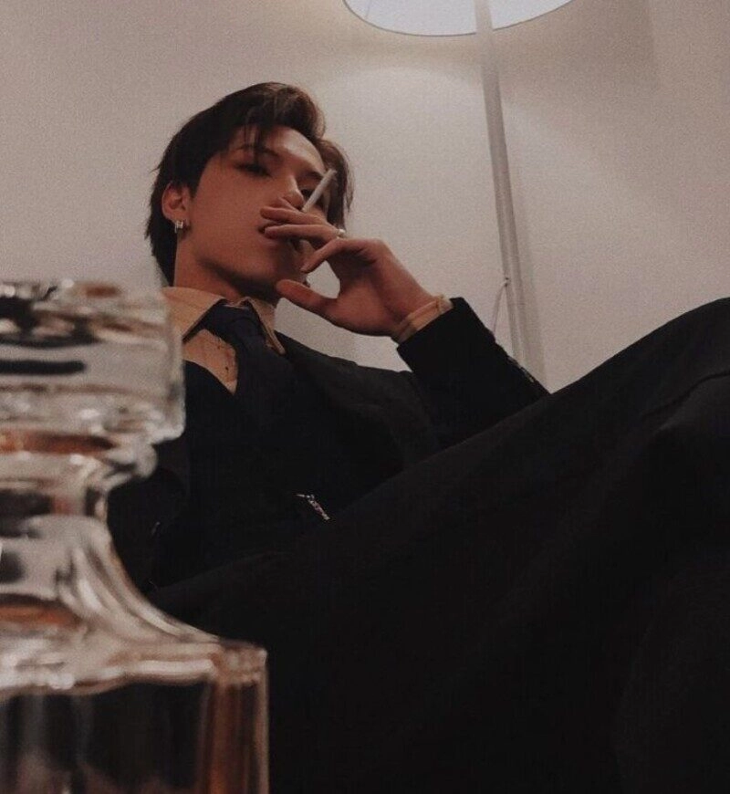 ảnh chất nam hút thuốc