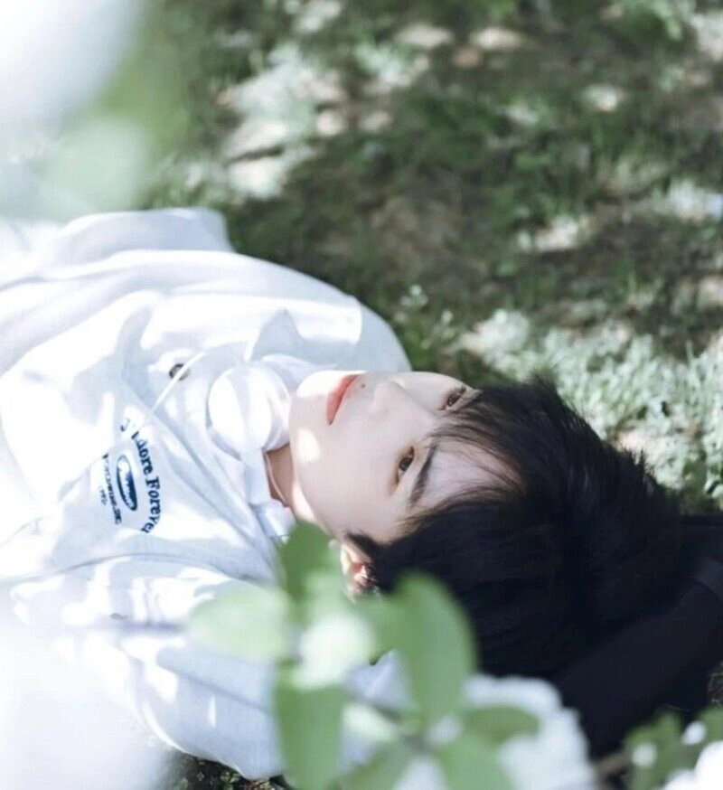 ảnh nằm trên giường