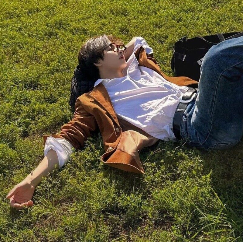 ảnh nằm trên giường