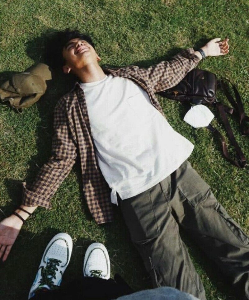 ảnh nằm trên giường