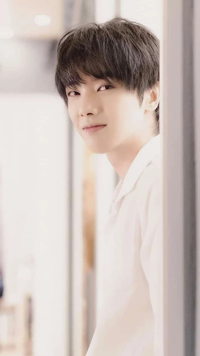 Hình ảnh trai đẹp 2012 với ánh mắt sâu thẳm 