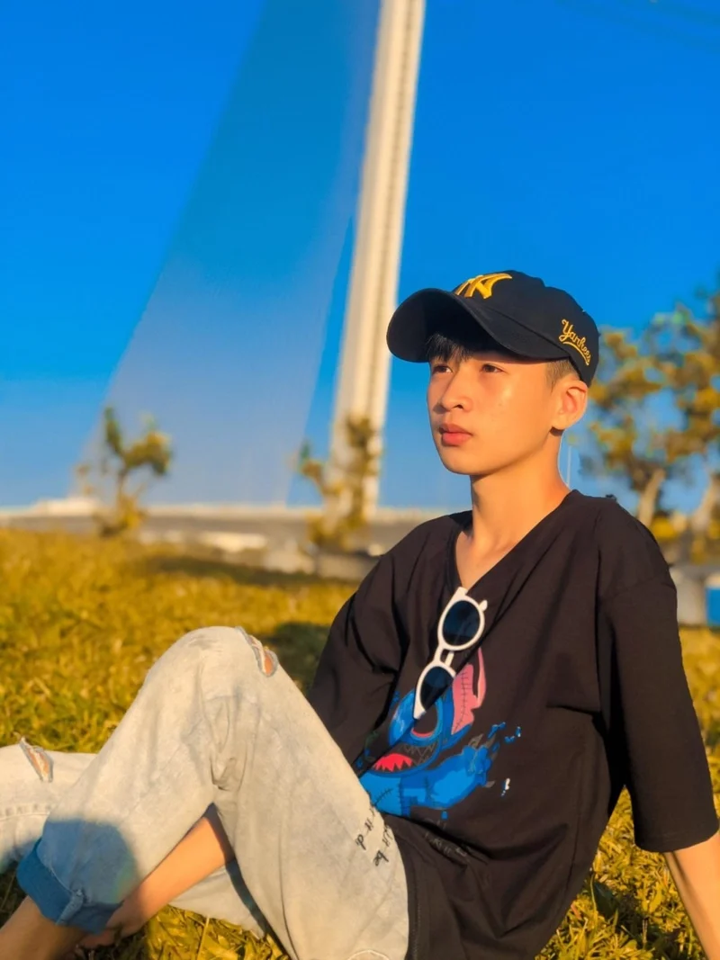 Ảnh trai đẹp 2012 với nụ cười nhẹ nhàng đầy cuốn hút
