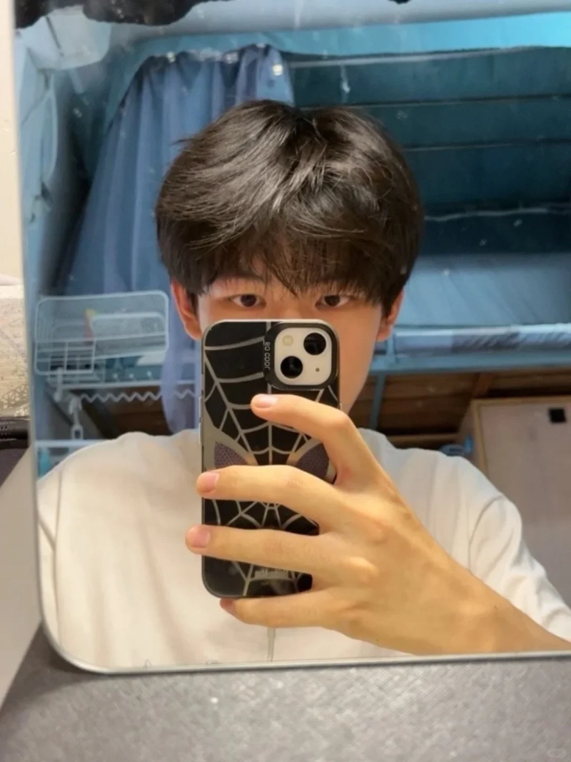 ảnh trai đẹp ôm mèo