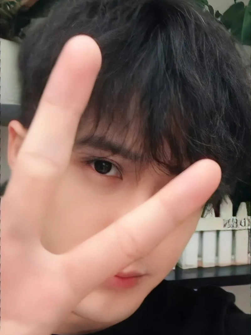 ảnh trai đẹp ôm mèo