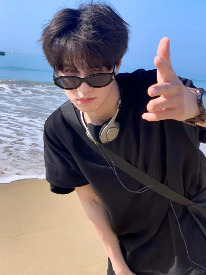 ảnh trai đẹp ôm mèo