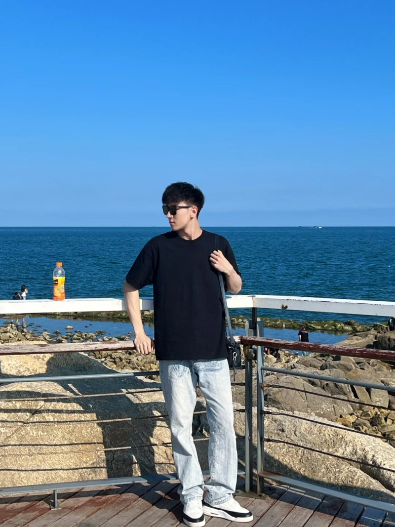 ảnh trai đẹp ôm mèo