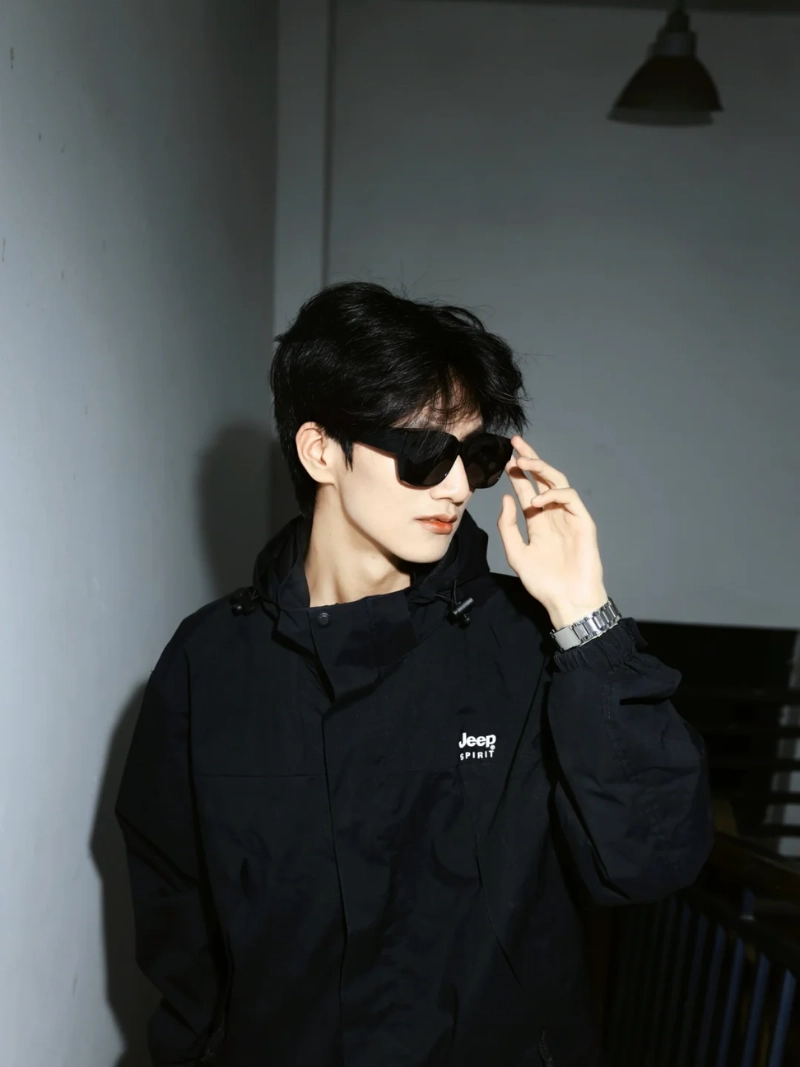 ảnh trai đẹp ôm mèo