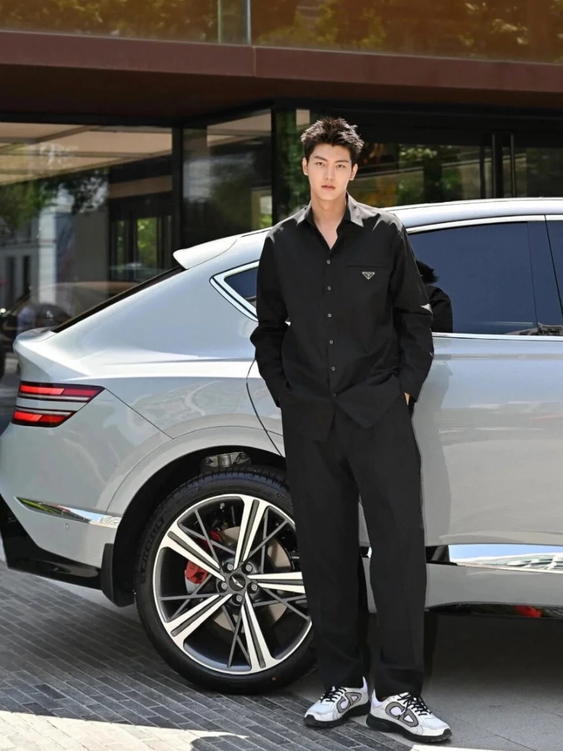 ảnh trai đẹp áo đen