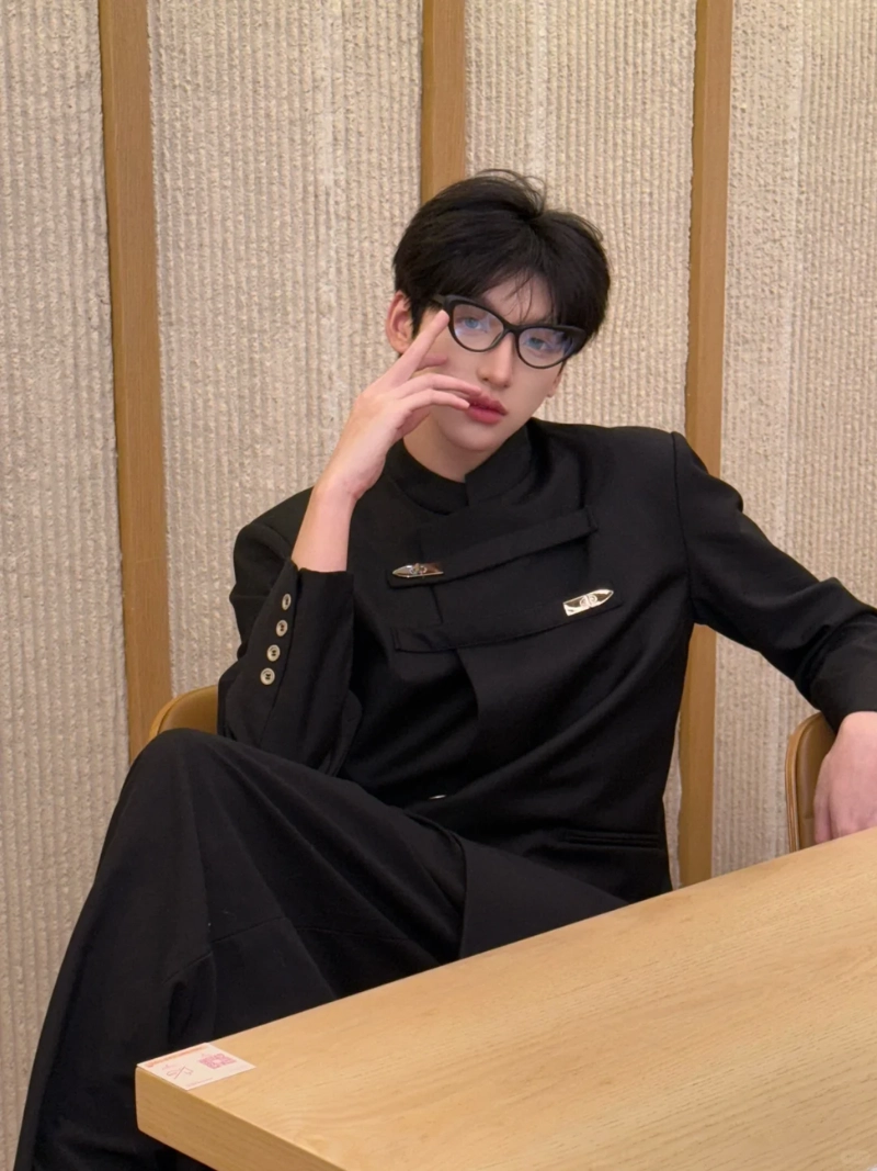 ảnh trai đẹp áo đen