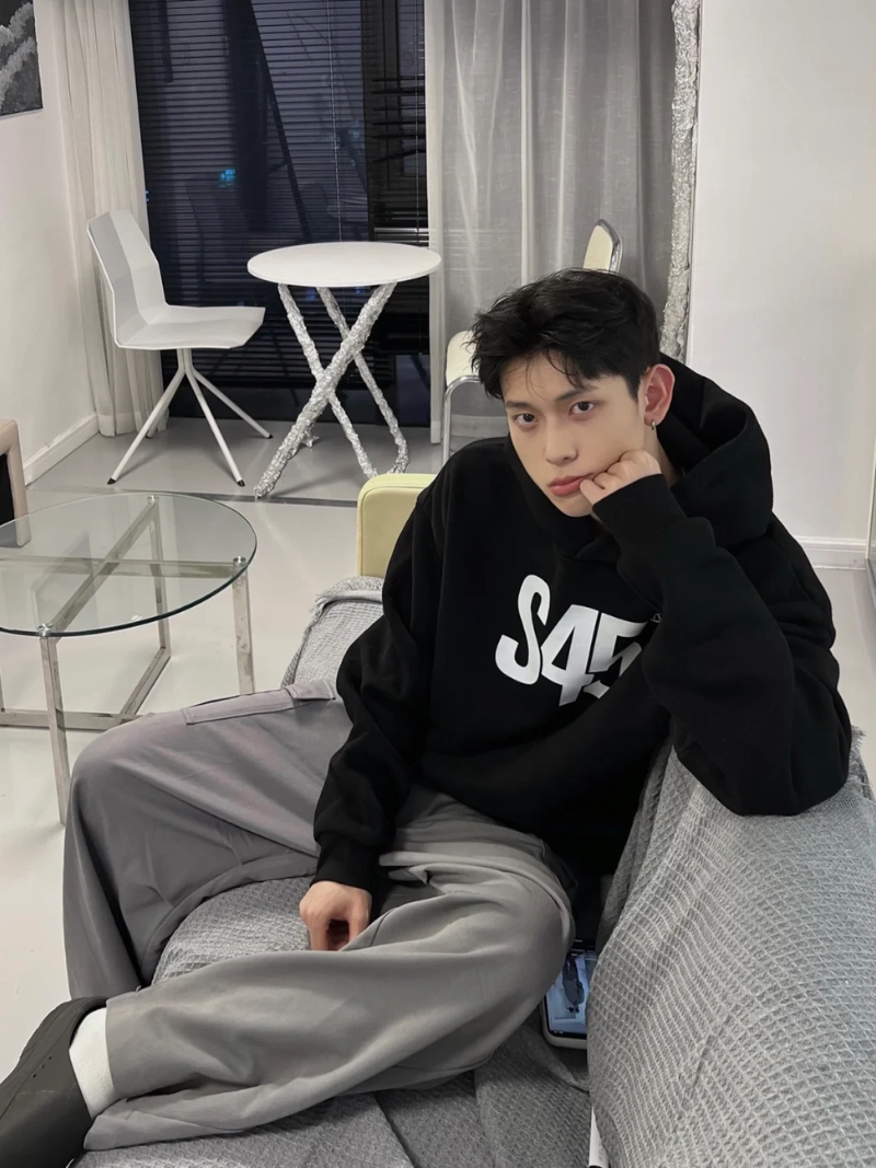 ảnh trai đẹp áo đen