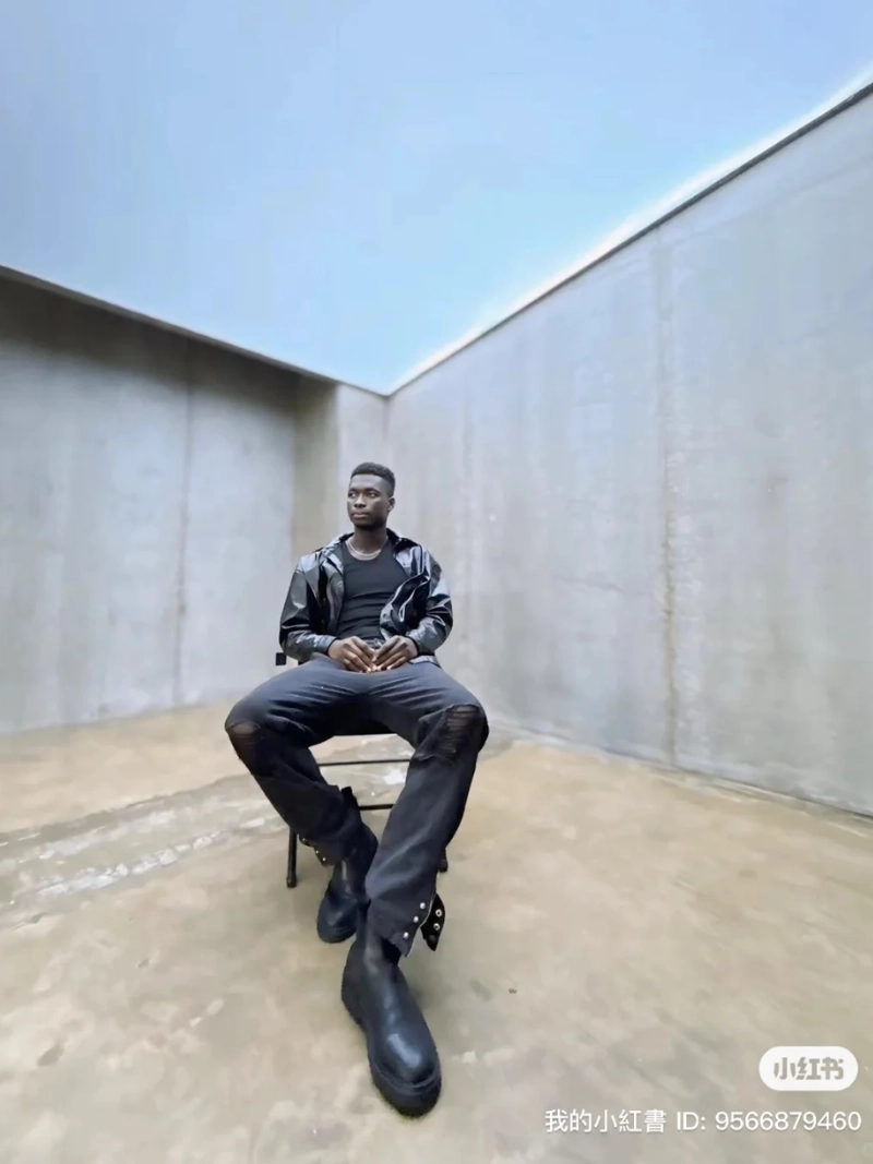 ảnh trai đẹp áo đen