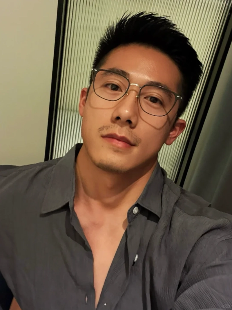 ảnh trai đẹp tuổi 50