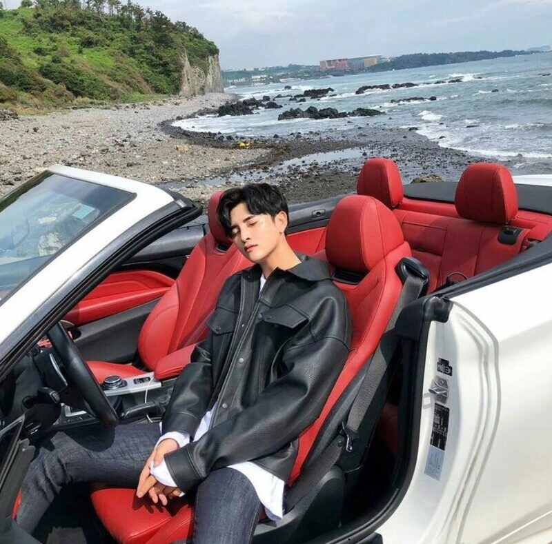ảnh trai ngồi xe độ che mặt
