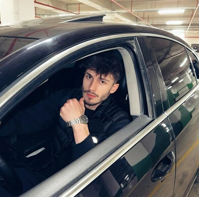 ảnh trai ngồi xe độ che mặt