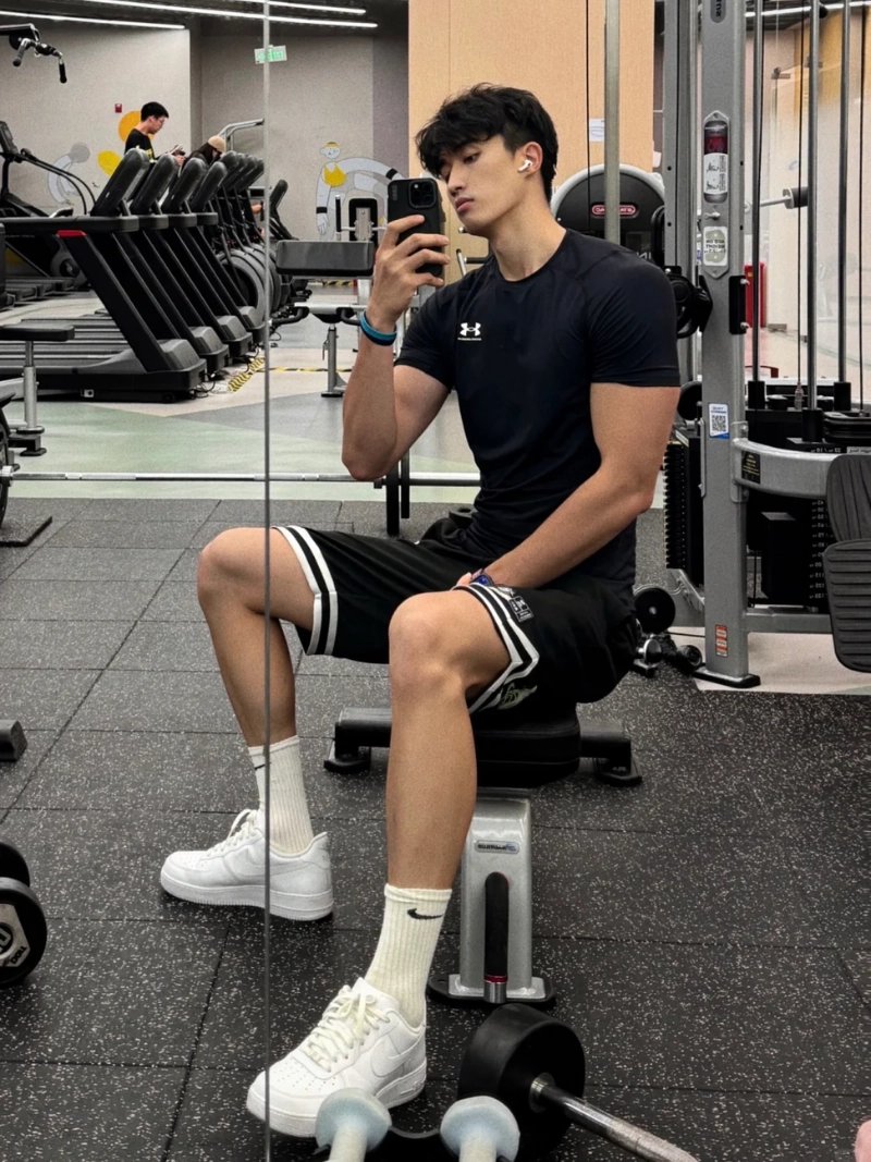 hình ảnh trai đẹp tập gym