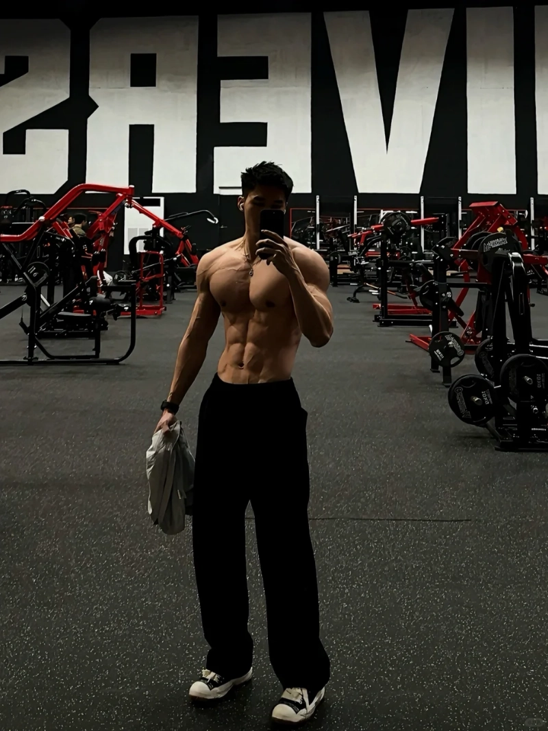 hình ảnh trai đẹp tập gym