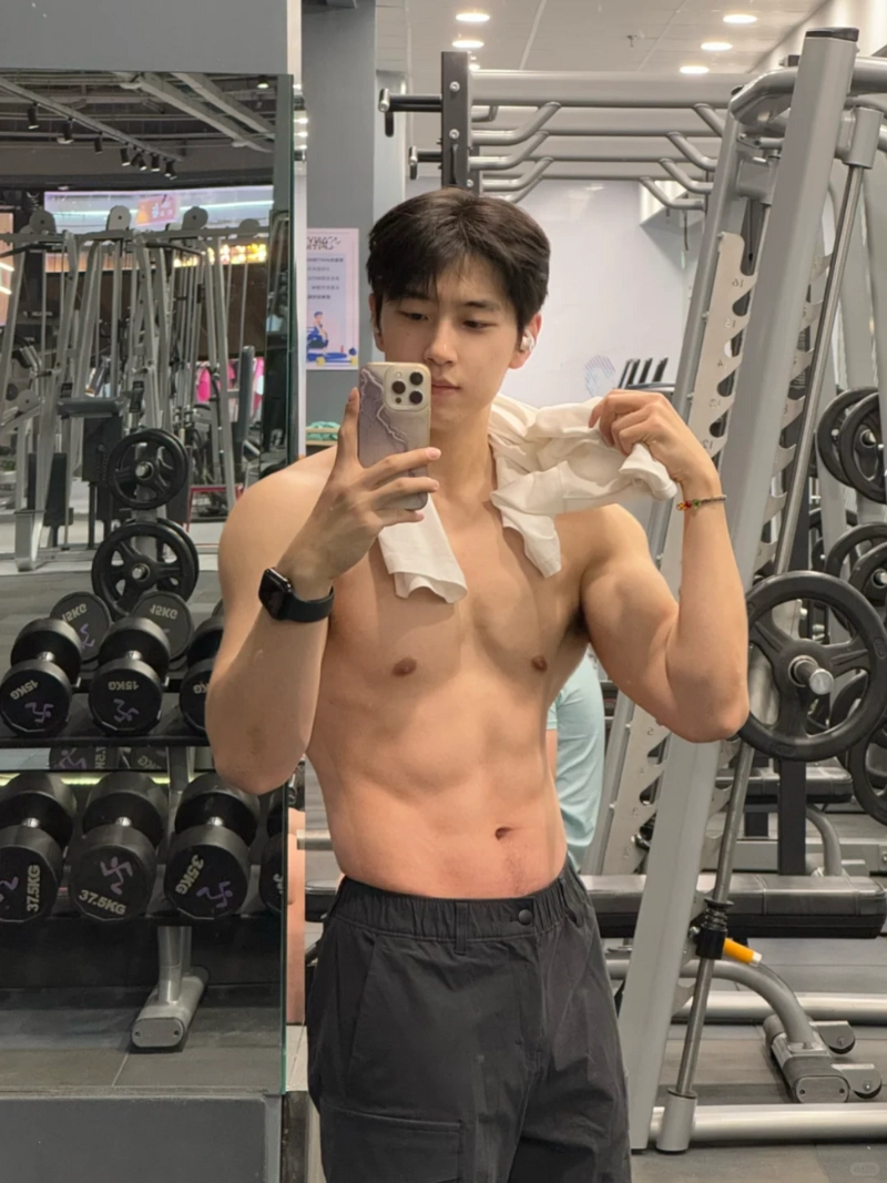 hình ảnh trai đẹp tập gym