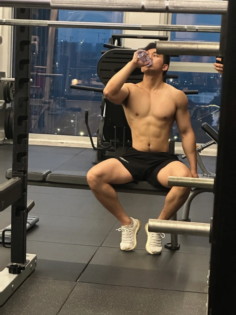 hình ảnh trai đẹp tập gym