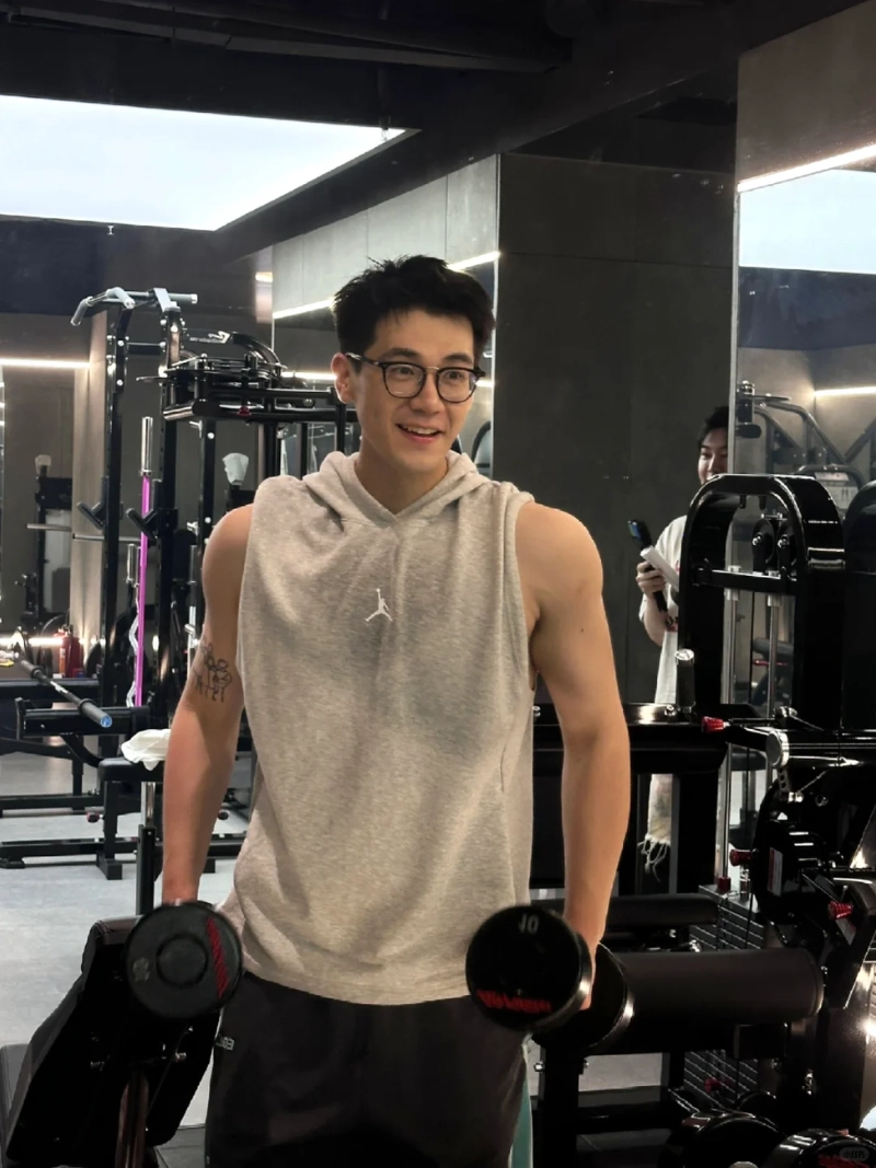 hình ảnh trai đẹp tập gym
