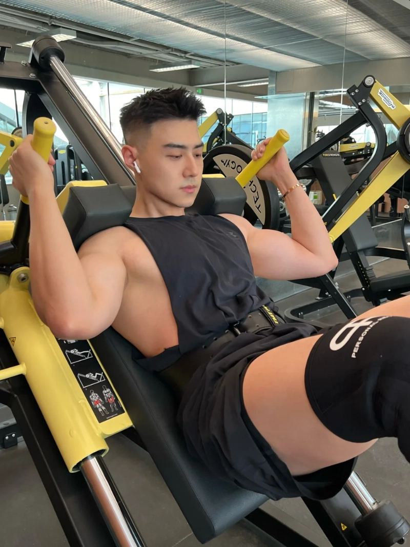 hình ảnh trai đẹp tập gym