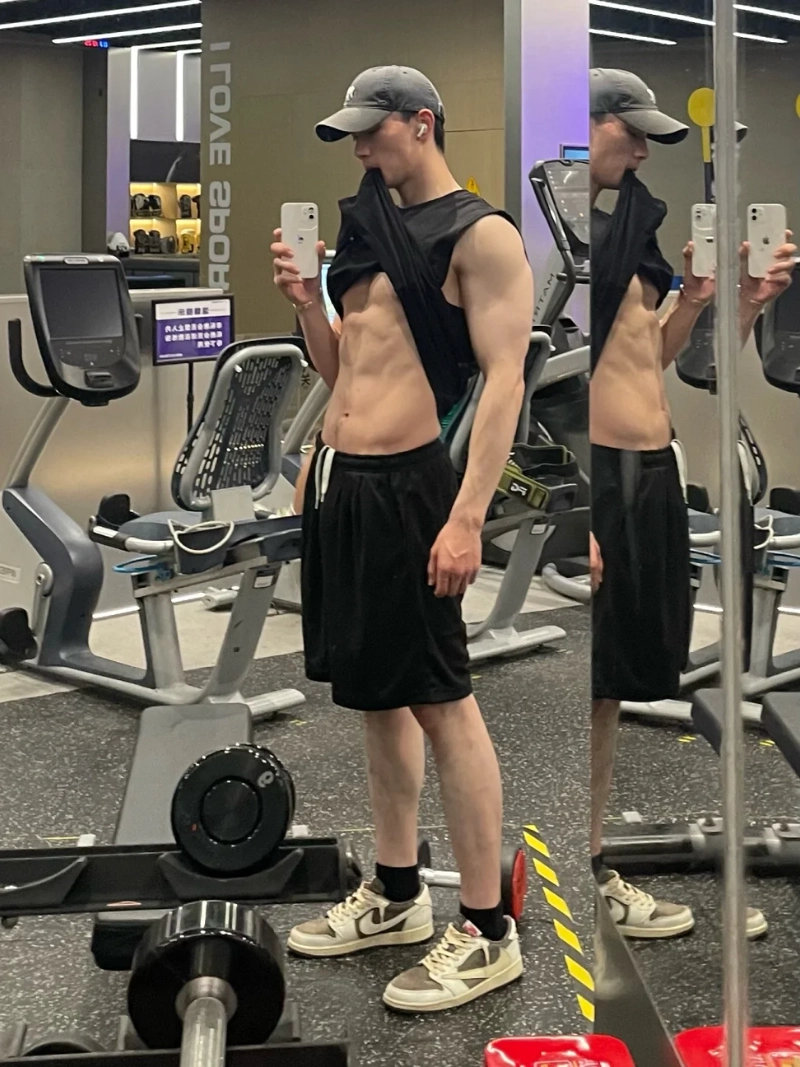 hình ảnh trai đẹp tập gym