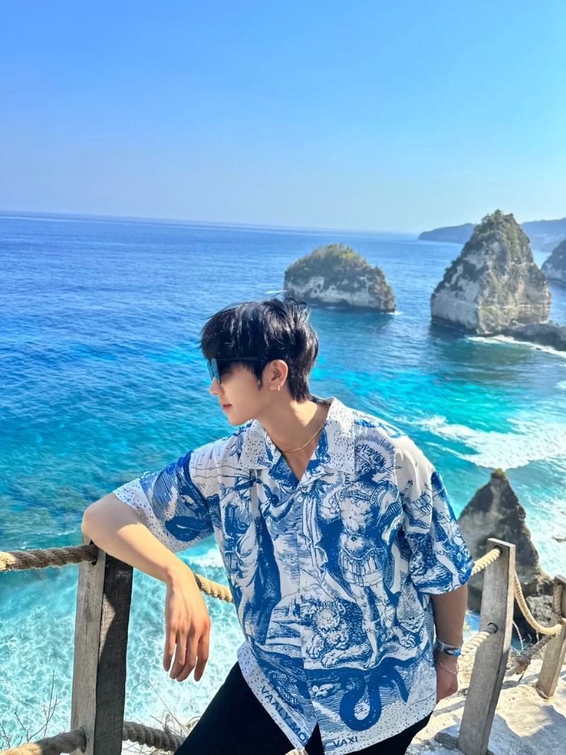 ảnh nam đi du lịch