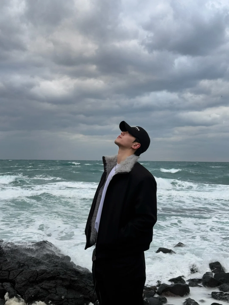 ảnh nam đi du lịch