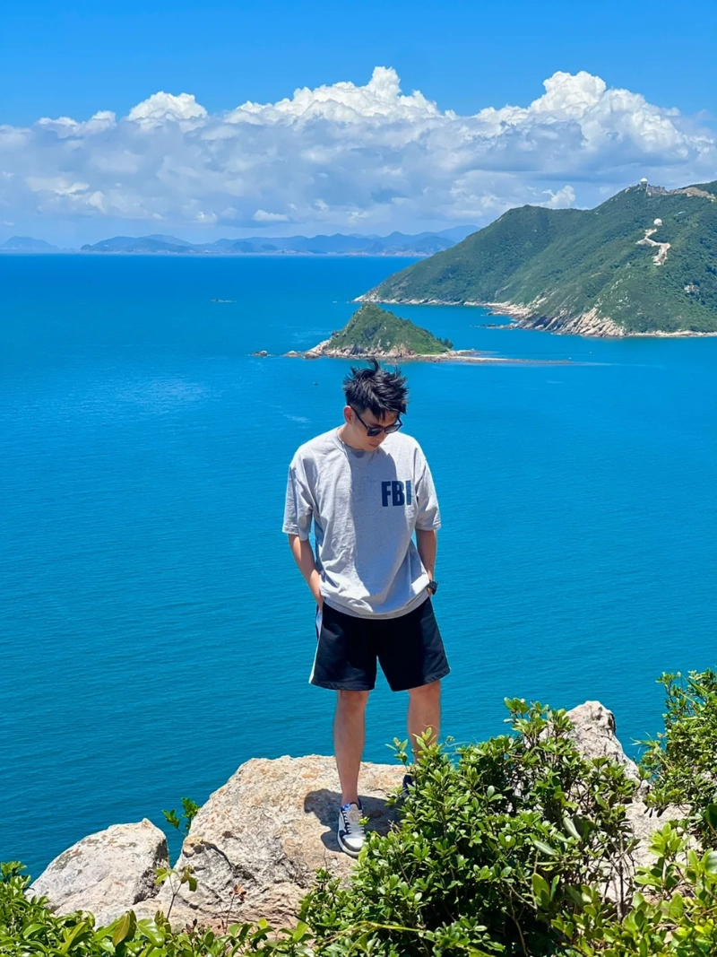 ảnh nam đi du lịch