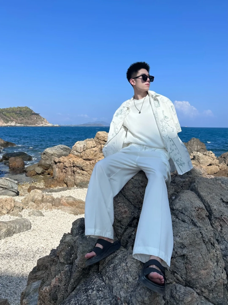 ảnh nam đi du lịch