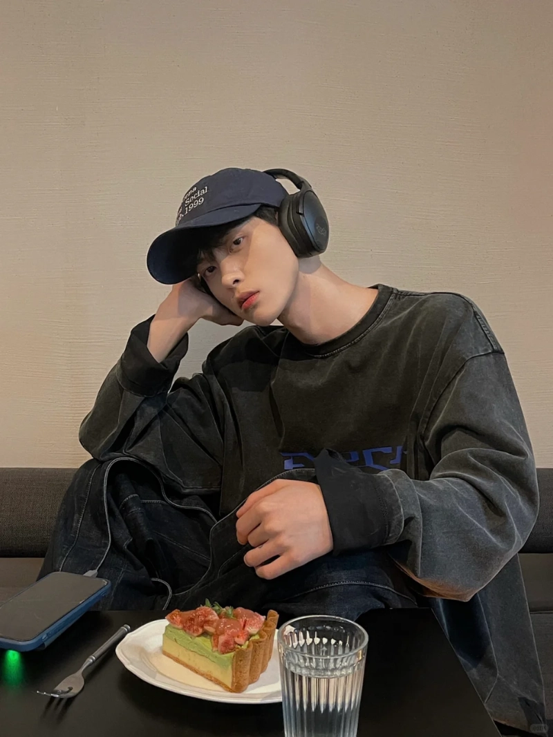 ảnh nam mặc đồ đen ngầu