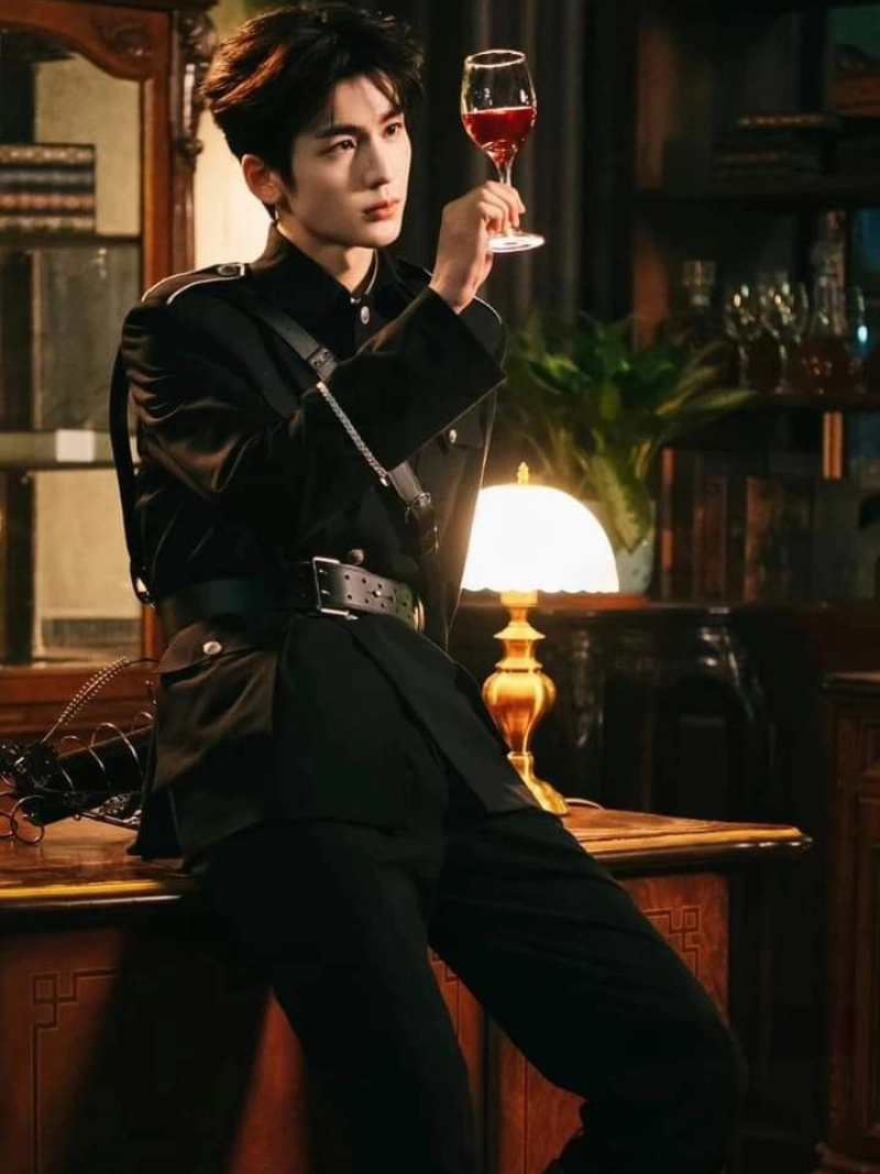 ảnh nam mặc đồ đen ngầu