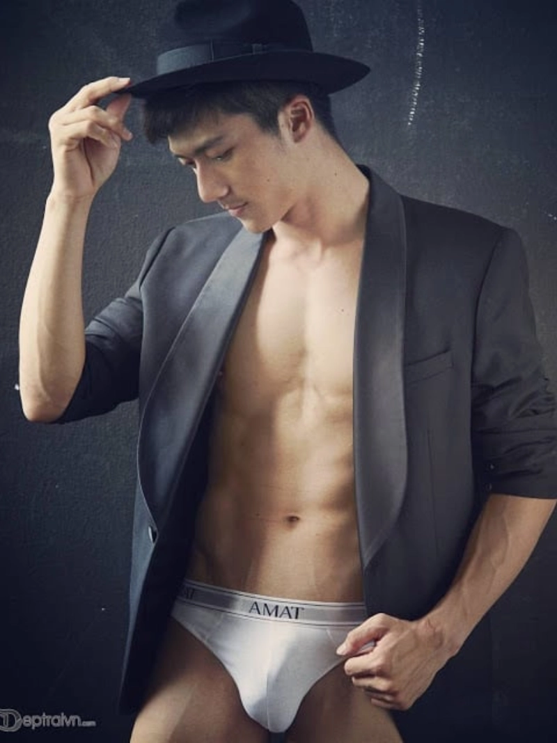 ảnh nam mặc sịp