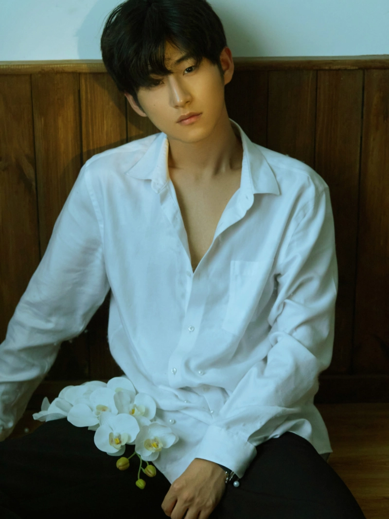 ảnh nam ngồi buồn